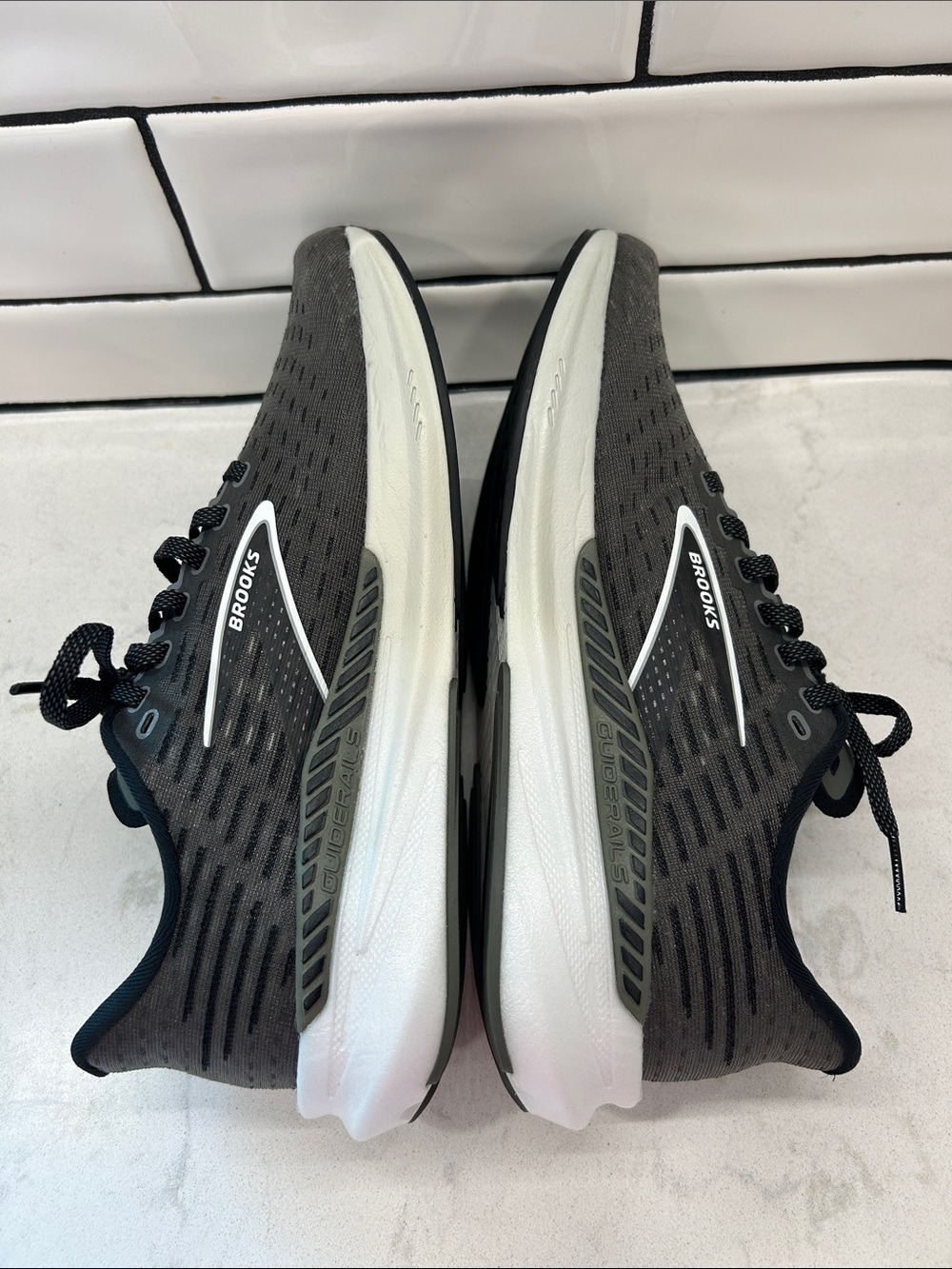 Brooks Hyperion GTS "Gunmetal Black" Women's Running Shoe Size: 9 - Picture 9 of 16